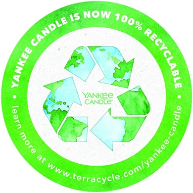 YANKEE CANDLE Medium Jar Candle, Christmas Magic, Red 7 YANKEE CANDLE Medium Jar Candle, Christmas Magic, Red - Image 5