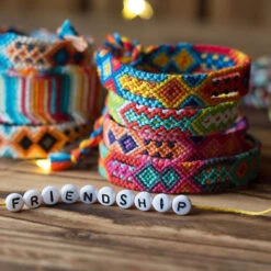 Peirich Friendship Bracelet Making Beads Kit, Letter Beads,22 Multi-Colour Embroidery Floss Over 1900 Pcs"A-Z" Alphabet Beads Beads Bracelets String Kit For Jewellery Making Christmas Birthday Gifts -Funko Favour 6 920